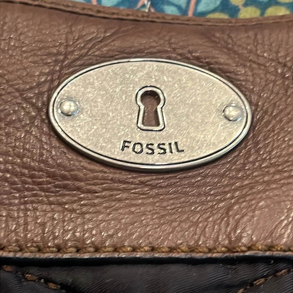 Fossil key per leather trim tote
